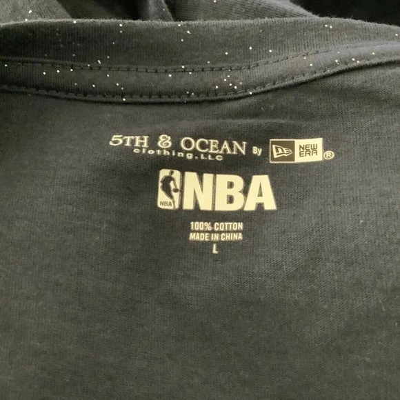 NBA New Orleans Pelicans Size Large Long Sleeve Shimmery Tee. New With Tags - Picture 5 of 9